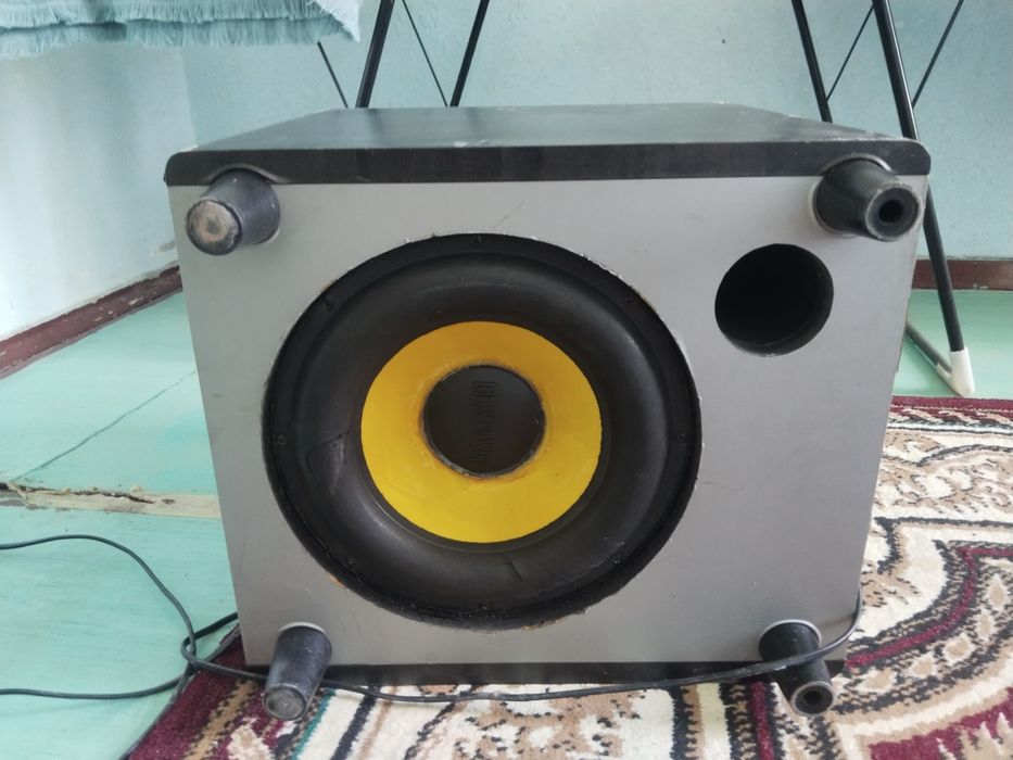 Microlab x10 model sotiladi srochno