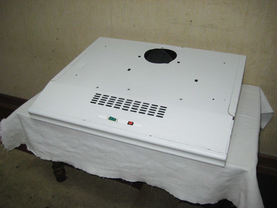 Вытяжка GOODWEII  отличном рабочим состоянии