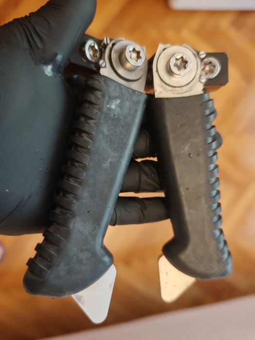 Scărițe Wunderlich crashbar/highway pegs pentru BMW