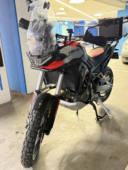 Motocicleta Adventure Aprilia Tuareg 660