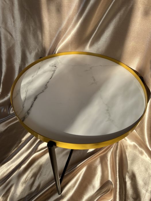 Продам новый журнальный столик