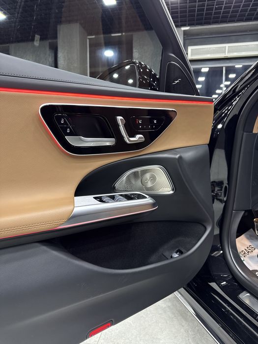 Mercedes-Benz W214 E300 full option made in Germany