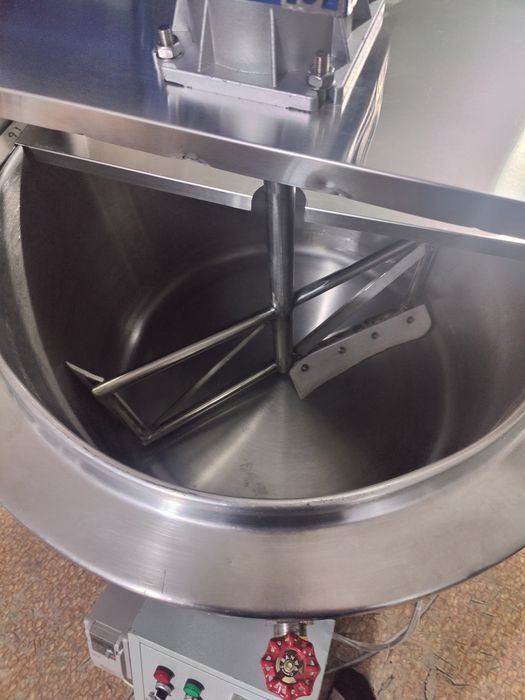 Пищеварочный паровой котёл 100 литров.