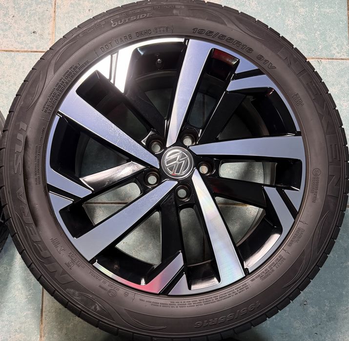 Jante aliaj diamond cut R16 originale VW Polo 195/55/16 vara