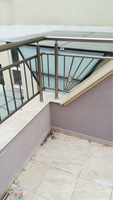 Алуминиеви и стъклени парапети