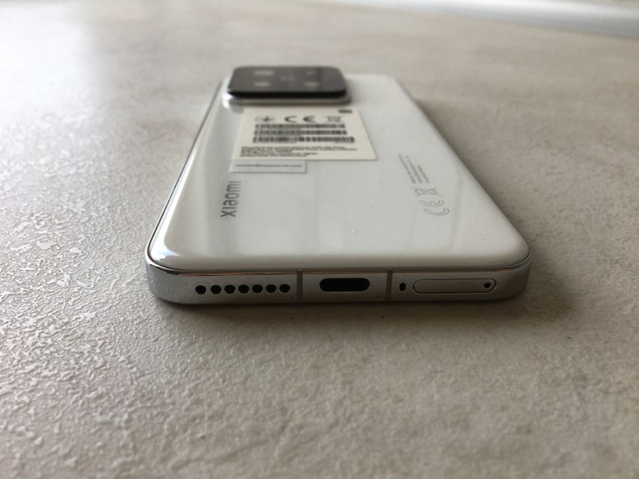 Xiaomi 14 512 GB 12 + 12 Ram White пълен комплект остатъчна гаранция