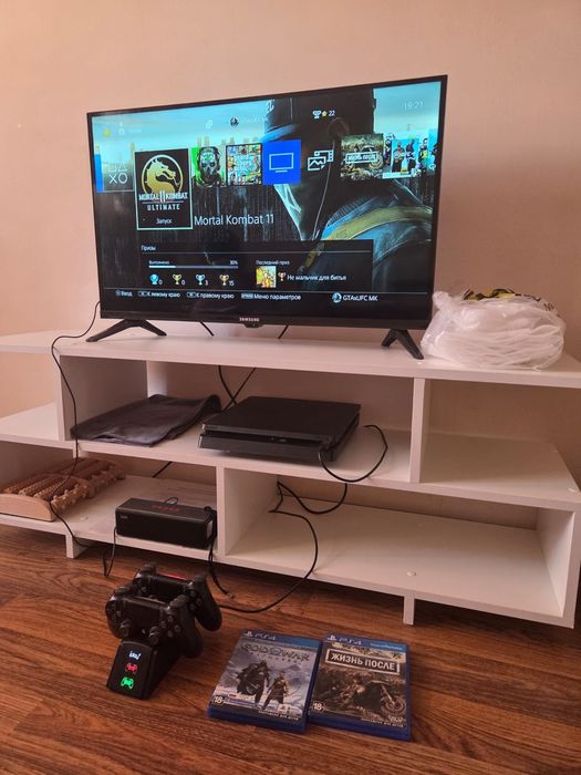 Продам sony play station 4