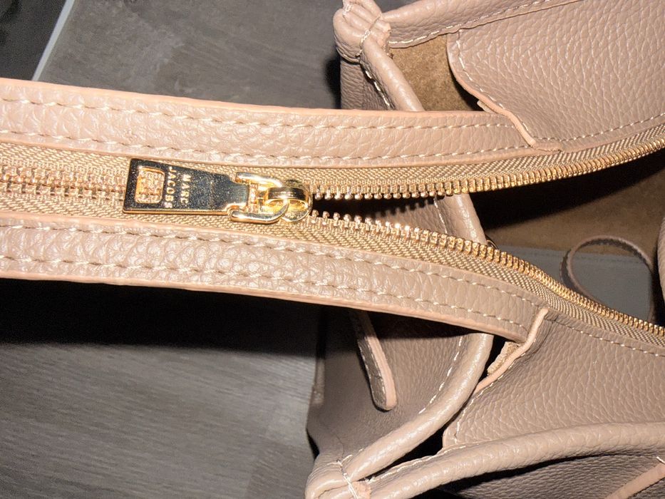 The tote bag beige