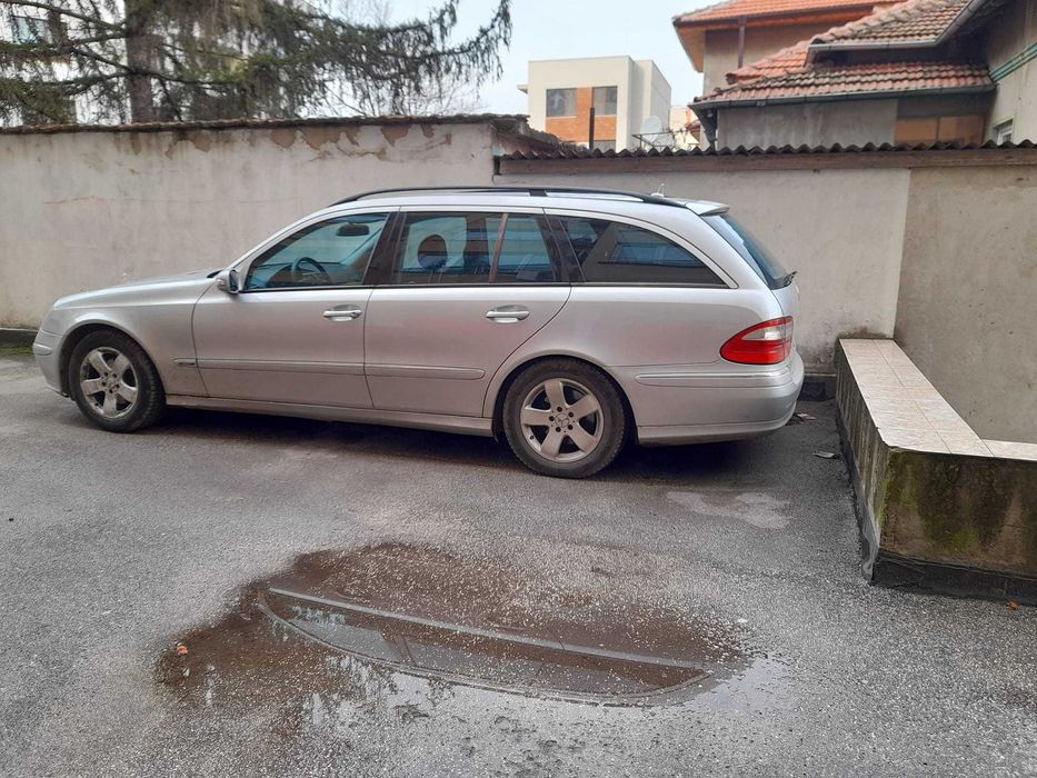 Mercedes Benc E  klasa na 4asti