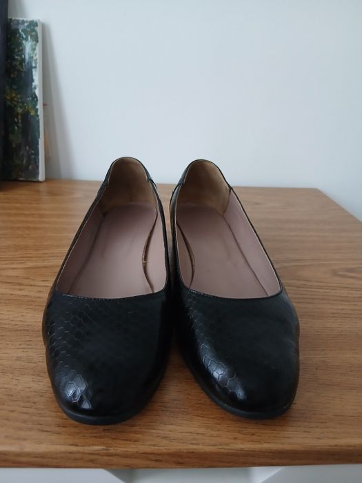 Oferta!! Pantofi din piele  impecabili cumparati de la magazinul  J'acobs