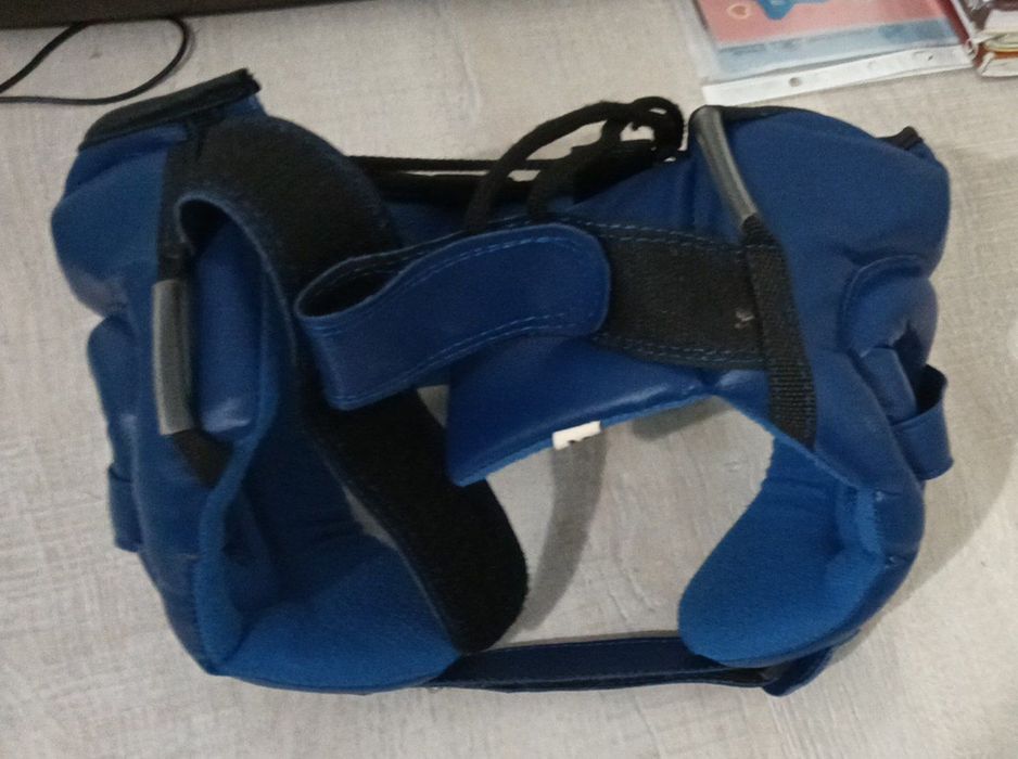 Шлем для единоборства