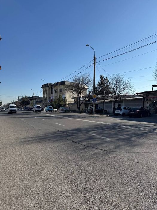 Котта ховли сотилади шахарни уртасида