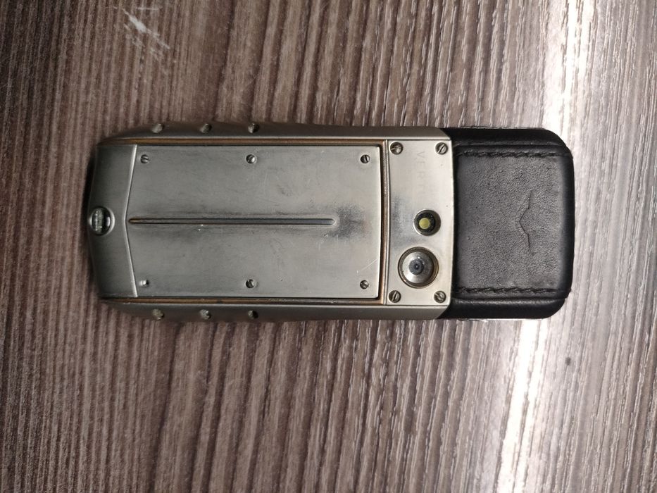 Продам телефон Vertu