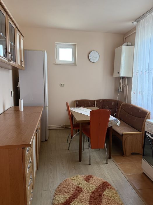 Inchiriez apartament 2 camere in Deva