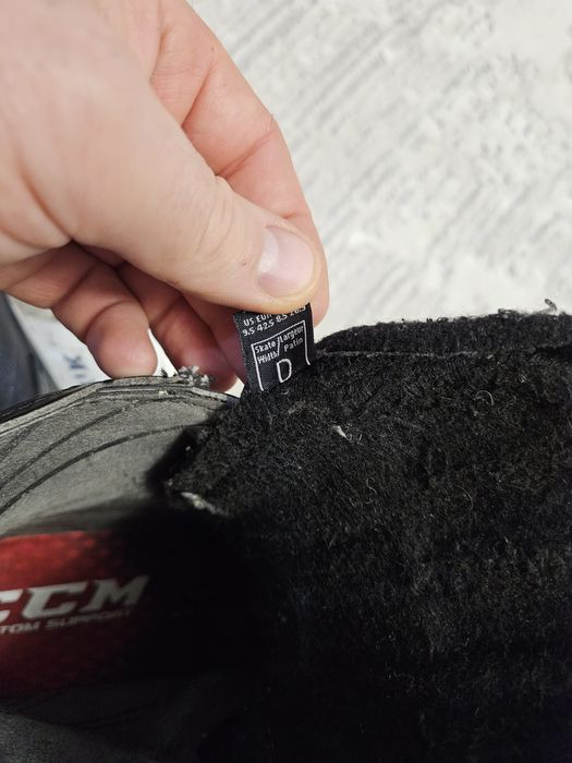 Продам коньки CCM-U