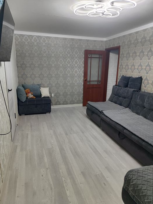 Продаётся 4 комнатная квартира