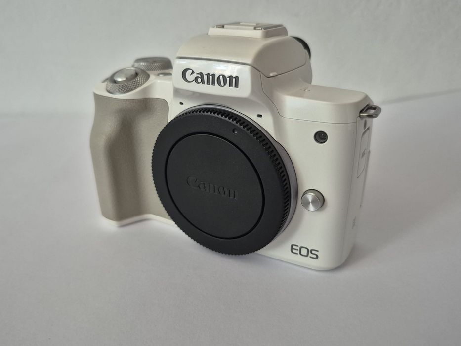 Aparat Canon M6
