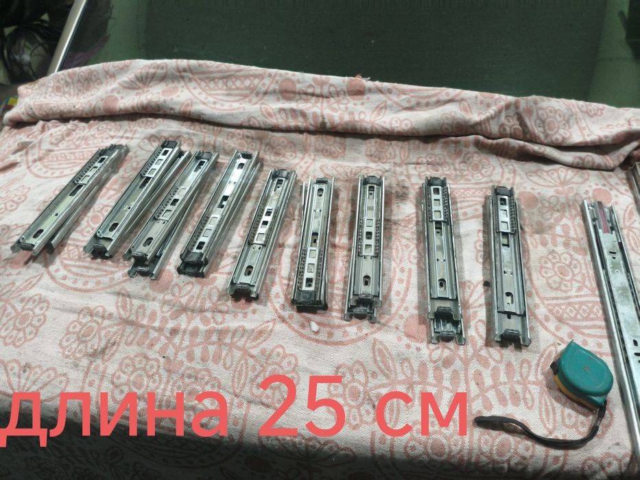 Направляющие на полки в шкаф