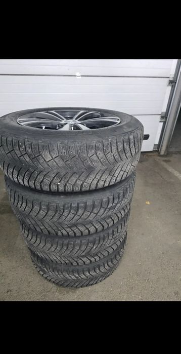 Продам шины  мишлен с дисками на 18.