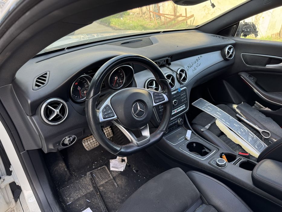 Mercedes CLA на части