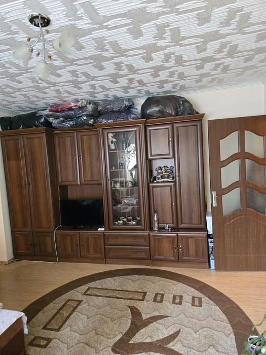 Vand apartament  cu 2 camere