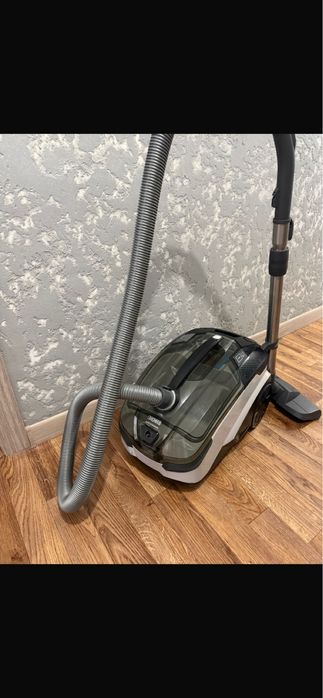 Продам пылесос моющий