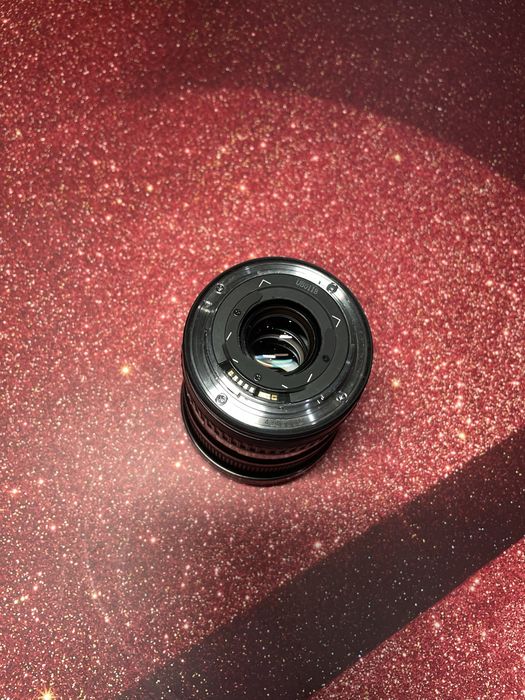 Canon 50 1.2 va 17/40 obektivlar