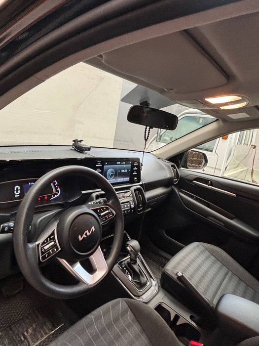 Kia Sonet 2025 black