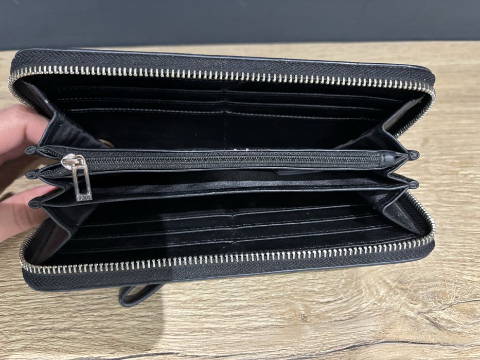 Дамски портфейл Guess