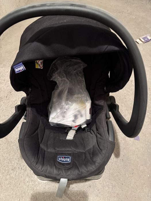 Chicco auto-fix fast бебешко столче за кола