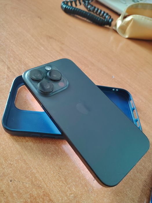 Iphone 15 pro 256 черный идеальный
