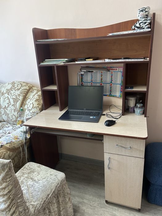 Стол для школьника или компьютерный