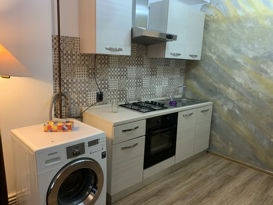 Inchiriez apartament sau vand