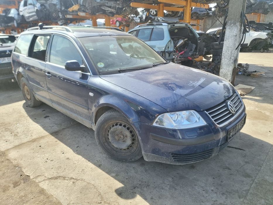 Broasca dreapta fata 3b0837868 Volkswagen Passat B5.5 (facelift) (2000 - 2005) 1.9 tdi AVB