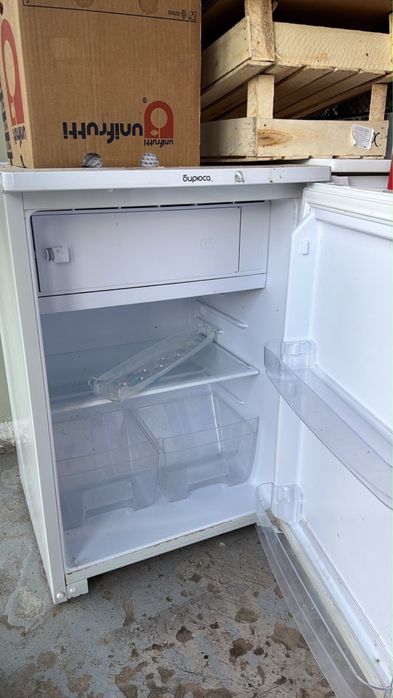 Продается холодильник не большой