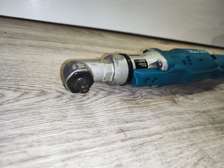 Makita Impact DFL204 F șurubelniță 90 grade 3/8 ipanouri fotovoltaice