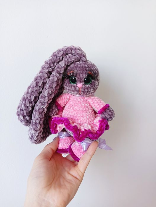 Игрушка ручной работы Зайка