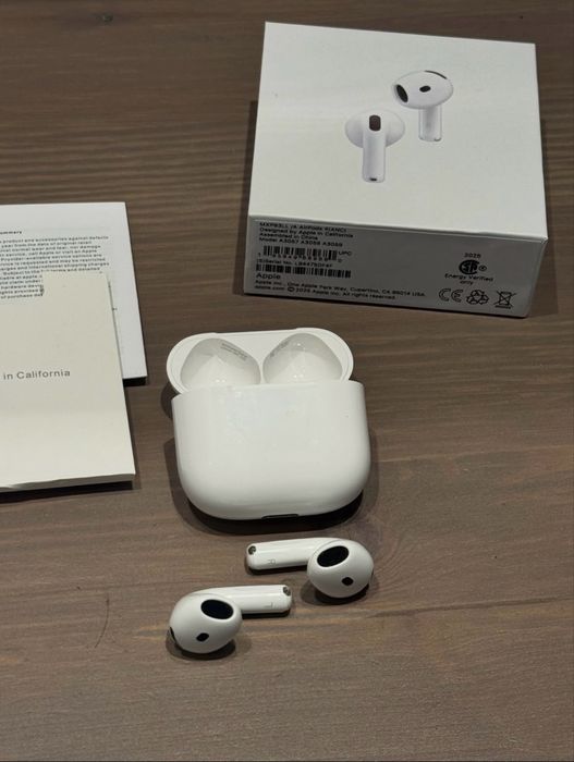 Airpods gen 4 (căști wireless Apple)