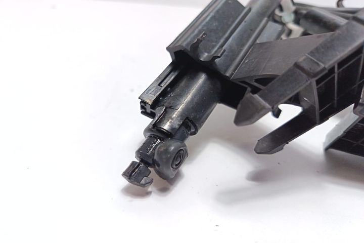 Set spalatoare faruri Ford Focus a 3-a generatie