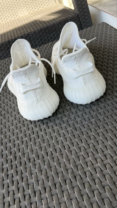 Yeezy 350 v2 white