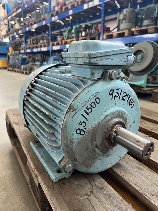 Двускоростен ел.двигател 8.5/1500 9.5/2900