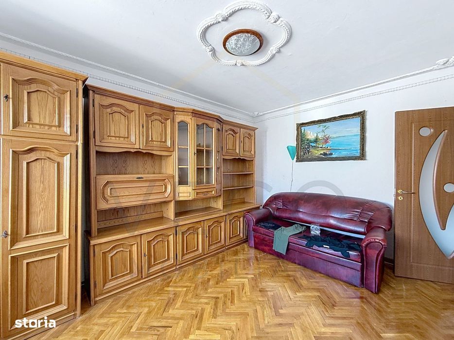 Apartament cu 2 camere, decomandat, 50 mp, parcare, zona Pod Calvaria