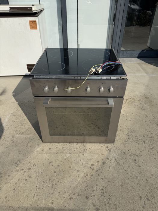 Фурна за вграждане с керамичен плот Whirlpool Инокс