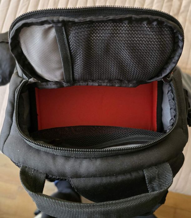 4K HDR видеокамера SONY FDR-AX700