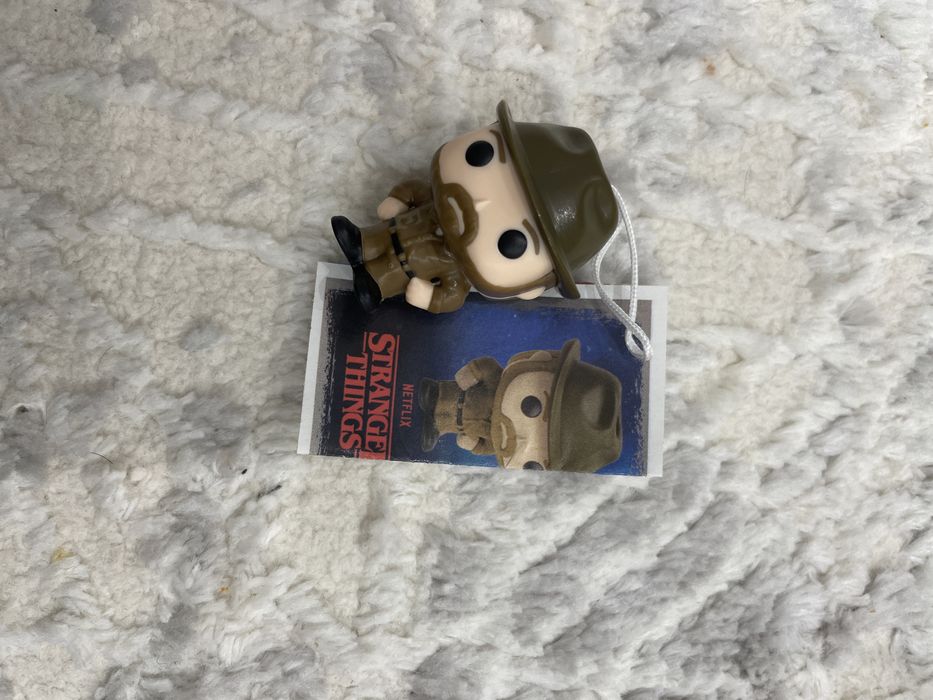 Хоппер из киндера очень странные дела