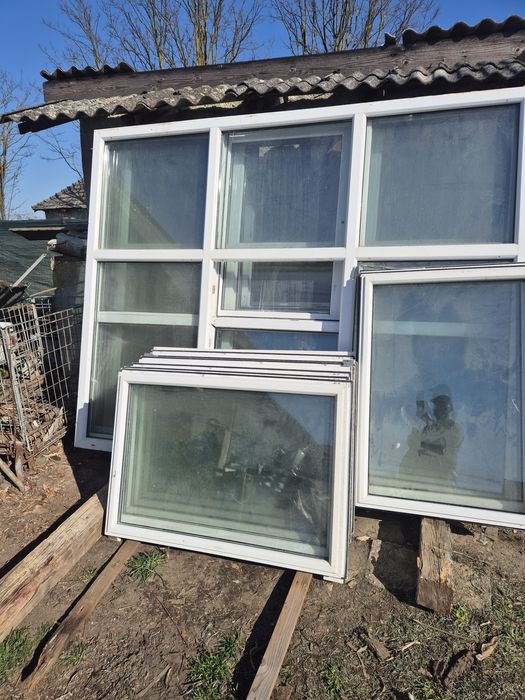 Geamuri mari 2,56 lațime pe 2,8 inaltime la 950 lei bucata