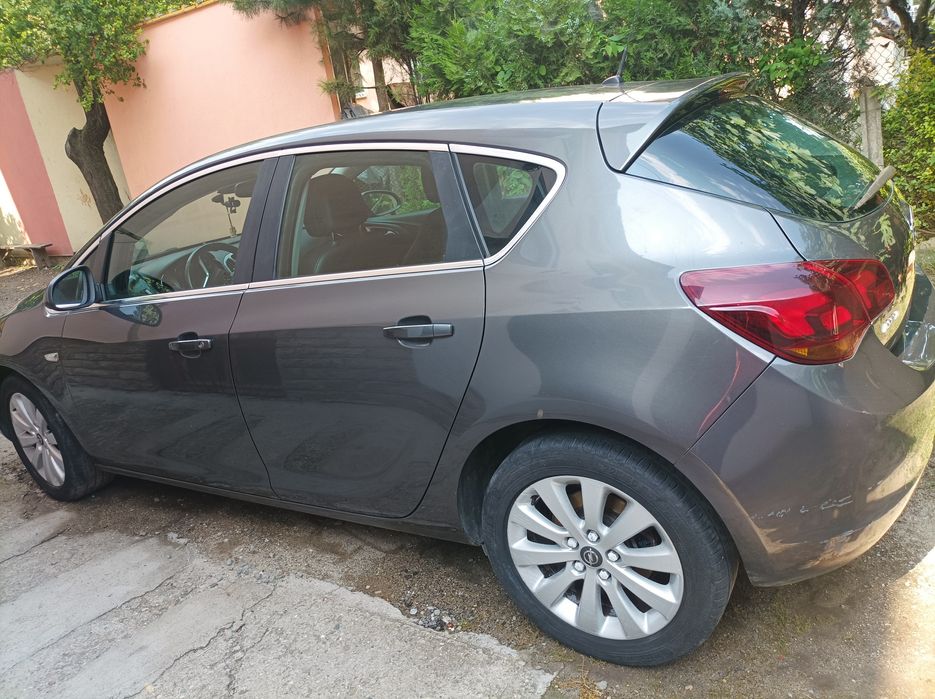 Опел Астра J DCI