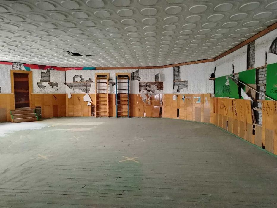 Продам здание в 3х уровнях на земельном участке  в КЖБИ