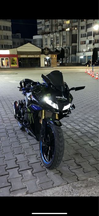 Yamaha YZF-R 2021 | Akrapovic omologată | Pops & Bangs