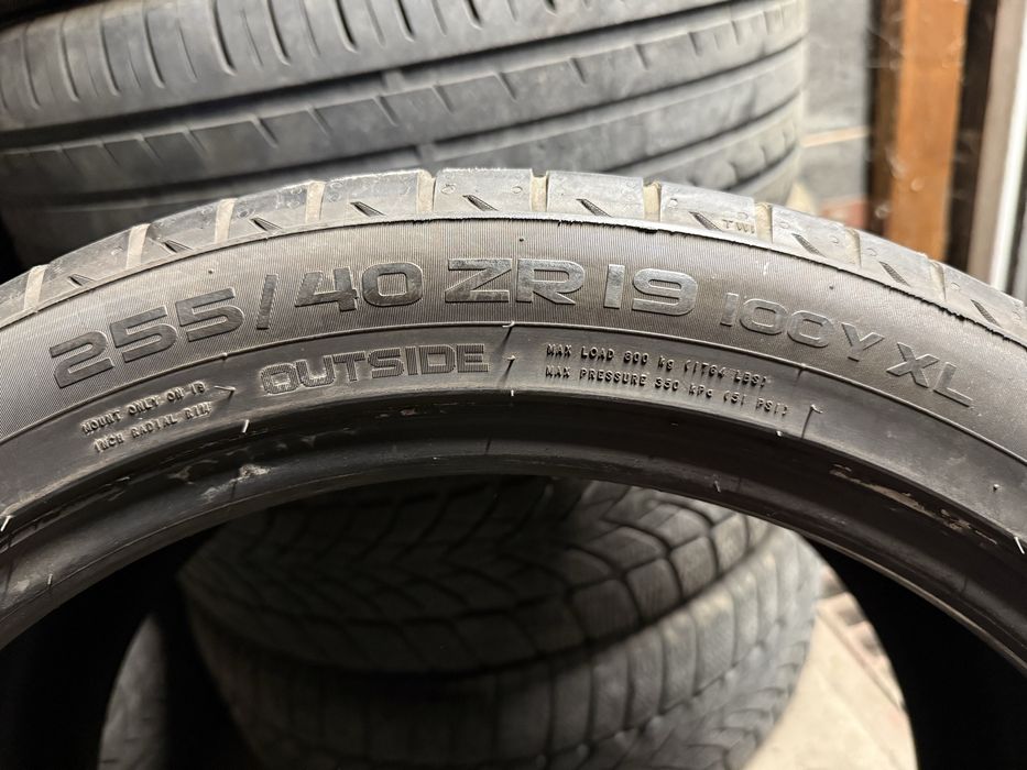 Nokian 255/40/19